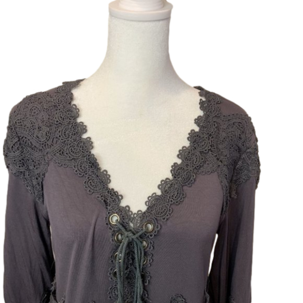 Bohemian meets Grunge Long sleeve Cotton top w Lace V- neck w/tie up Grey/purple - Picture 4 of 8